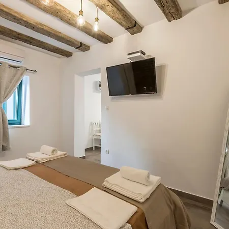 Apartment Insula